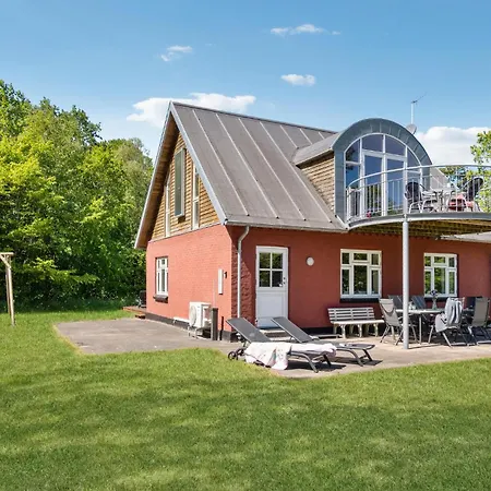 3 Bedroom Awesome In Frederikshavn Holiday home Saeby (Nordjylland)